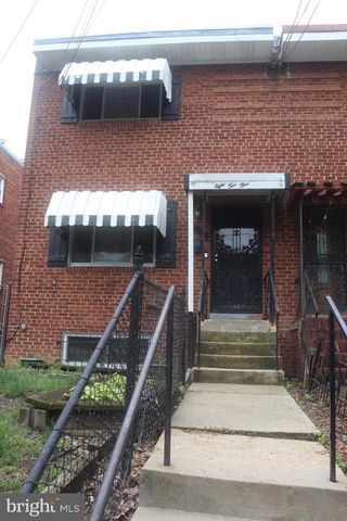 825 BARNABY ST SE, Washington, DC 20032