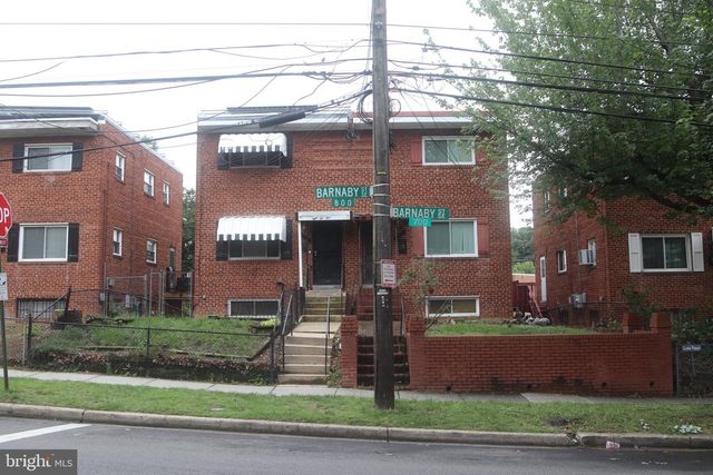 825 BARNABY ST SE, Washington, DC 20032
