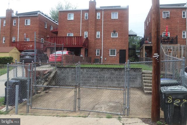 825 BARNABY ST SE, Washington, DC 20032
