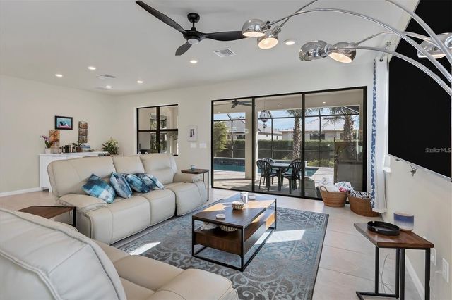 5721 SWEET LEAF WAY, Sarasota, FL 34238