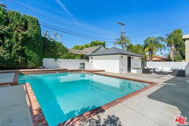 4955 Woodman Avenue, Sherman Oaks, CA 91423