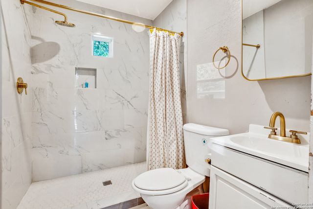 1108 Center, San Antonio, TX 78202