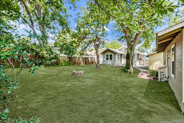 1108 Center, San Antonio, TX 78202