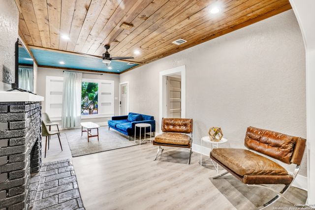 1108 Center, San Antonio, TX 78202