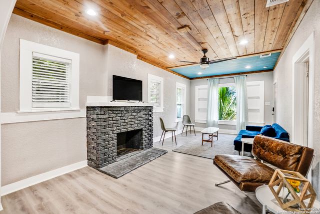 1108 Center, San Antonio, TX 78202