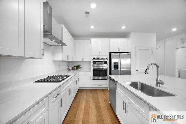 4 Prado Road, Monroe, NJ 08831