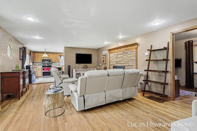 69582 S Nottawa Road, Sturgis, MI 49091