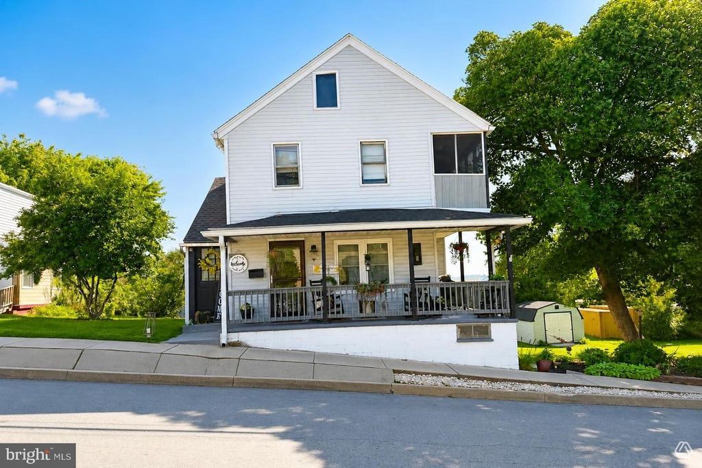 Image 1 of property listing at 711 S FRONT ST, Wrightsville, PA 17368