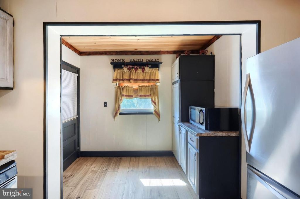 Image 15 of property listing at 711 S FRONT ST, Wrightsville, PA 17368