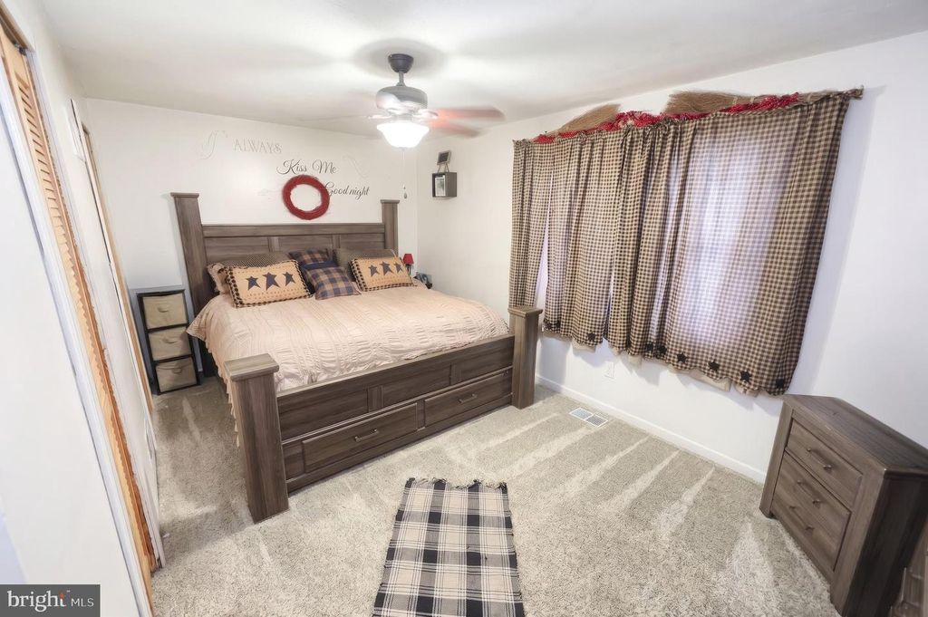 Image 18 of property listing at 711 S FRONT ST, Wrightsville, PA 17368
