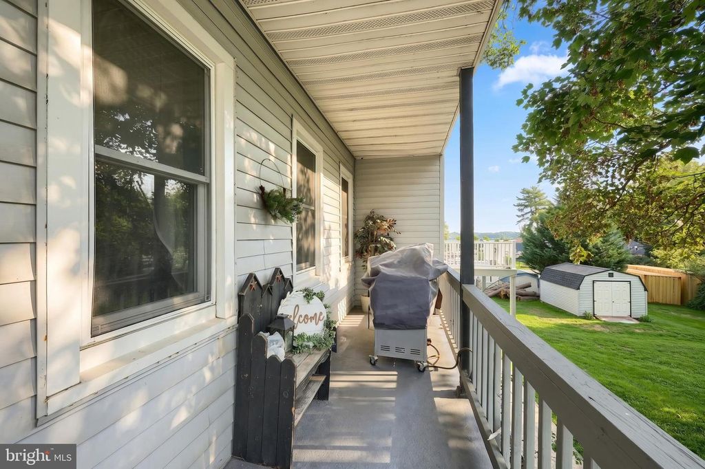 Image 33 of property listing at 711 S FRONT ST, Wrightsville, PA 17368
