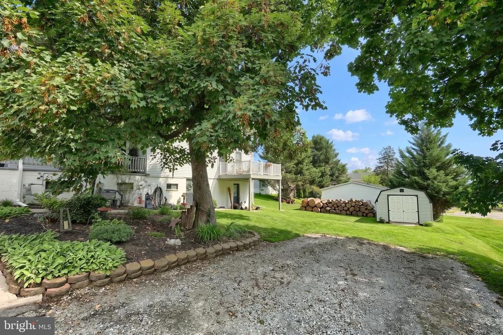 Image 34 of property listing at 711 S FRONT ST, Wrightsville, PA 17368