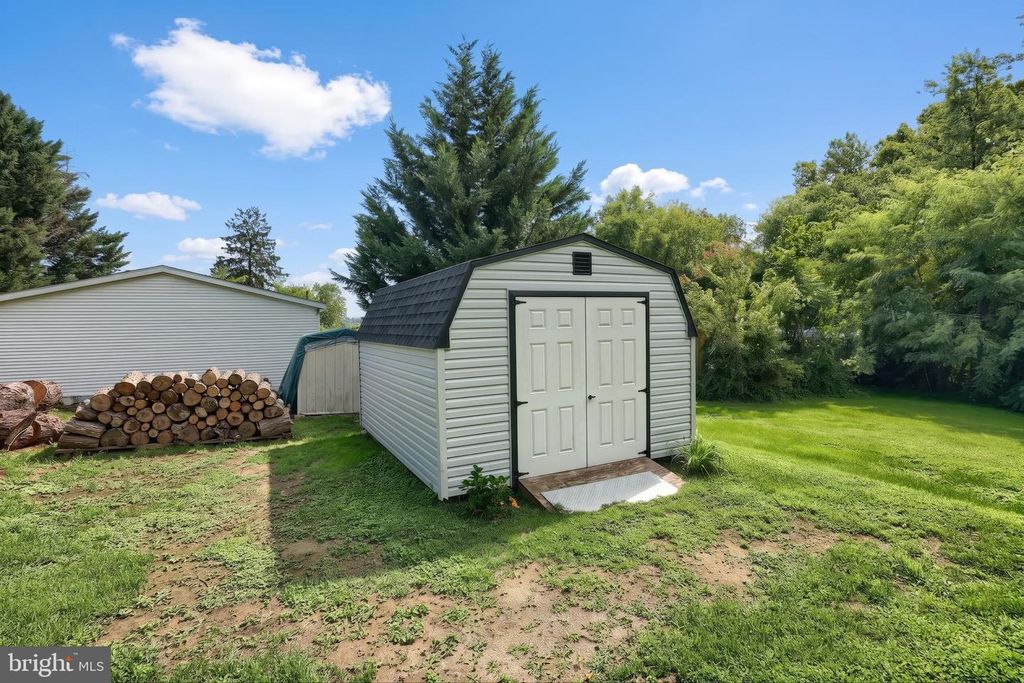 Image 35 of property listing at 711 S FRONT ST, Wrightsville, PA 17368