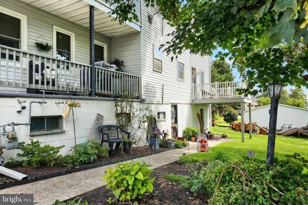 Image 6 of property listing at 711 S FRONT ST, Wrightsville, PA 17368