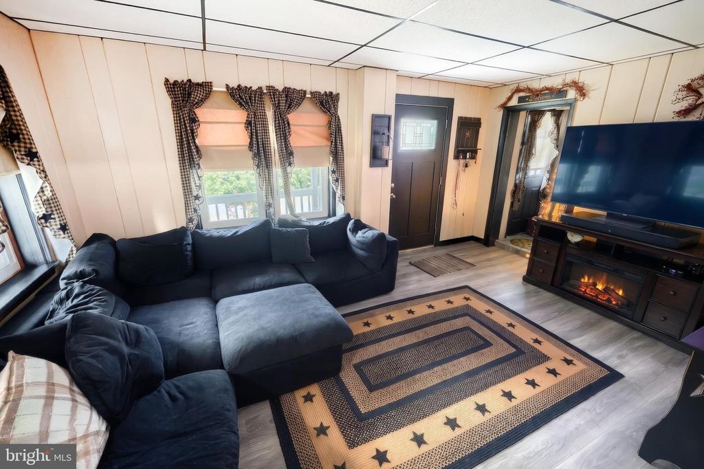 Image 9 of property listing at 711 S FRONT ST, Wrightsville, PA 17368