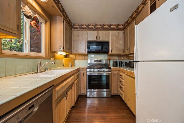 225 Fremont, Lake Arrowhead, CA 92352