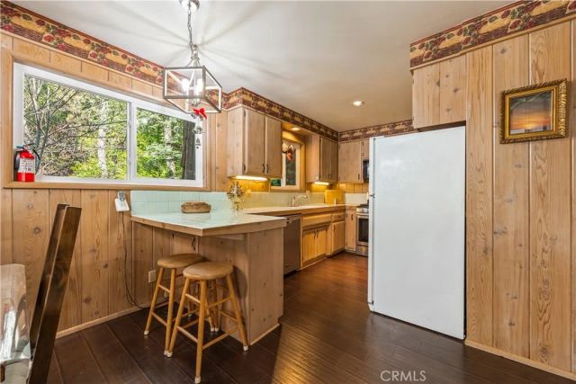 225 Fremont, Lake Arrowhead, CA 92352