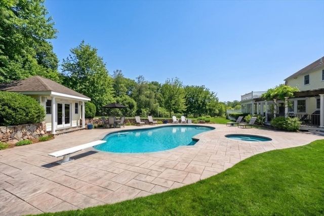 22 Cross St, Norwell, MA 02061