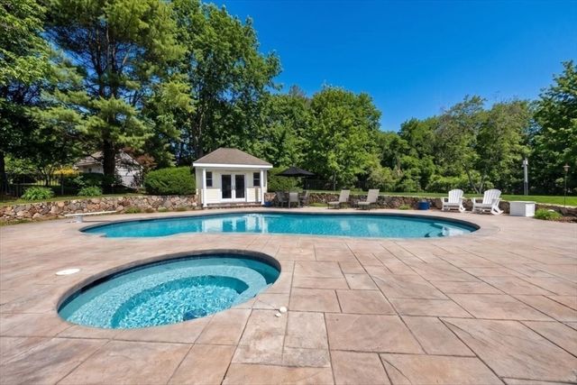 22 Cross St, Norwell, MA 02061