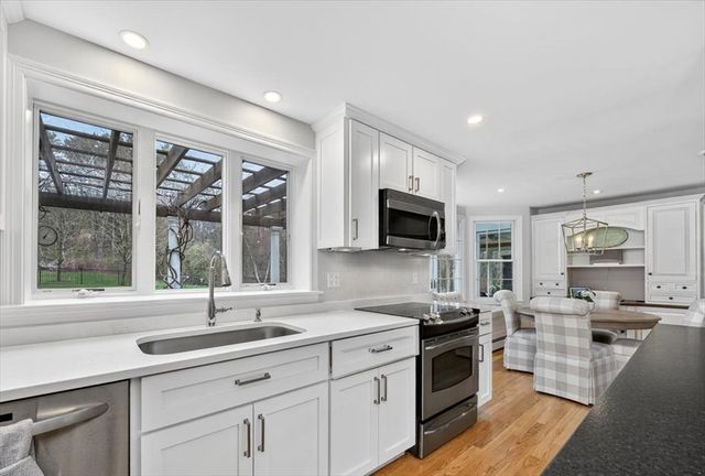 22 Cross St, Norwell, MA 02061