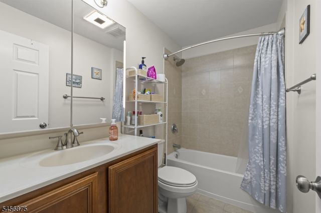 279 Nathan Ct, Aberdeen Twp., NJ 07721