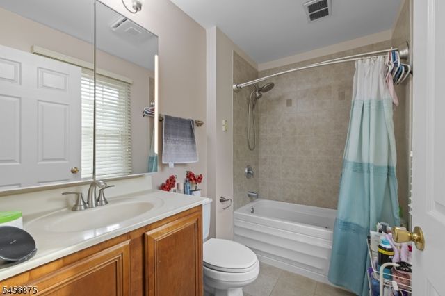 279 Nathan Ct, Aberdeen Twp., NJ 07721