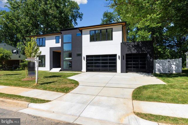 1002 AVERY CT SW, Vienna, VA 22180