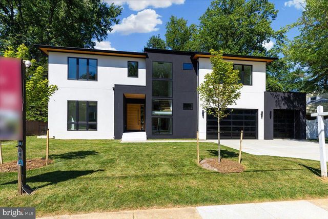 1002 AVERY CT SW, Vienna, VA 22180