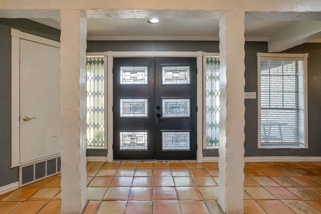 5315 Meadowbrook Drive, Fort Worth, TX 76112 — photo 5