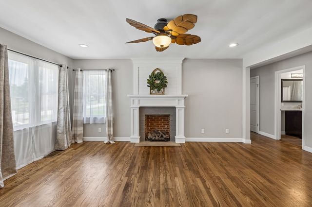 119 Hogan Rd, Gordonsville, TN 38563