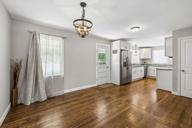 119 Hogan Rd, Gordonsville, TN 38563
