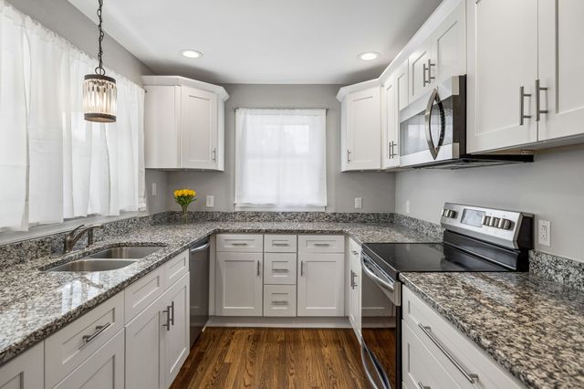 119 Hogan Rd, Gordonsville, TN 38563