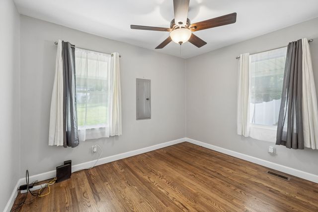 119 Hogan Rd, Gordonsville, TN 38563