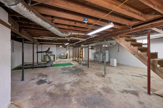 119 Hogan Rd, Gordonsville, TN 38563