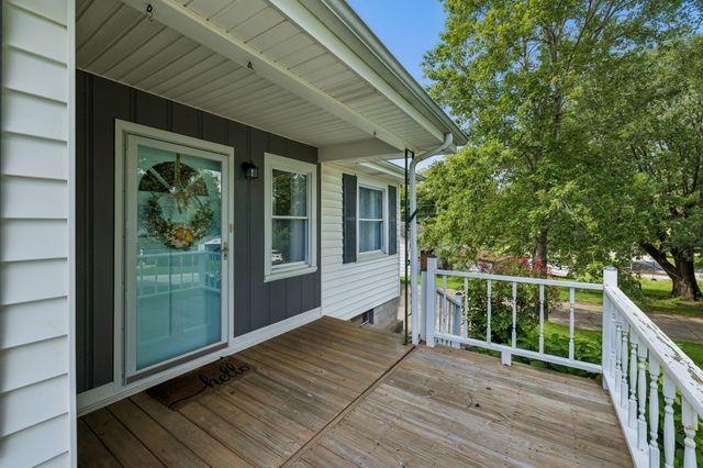 119 Hogan Rd, Gordonsville, TN 38563