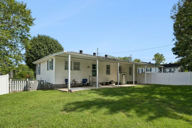 119 Hogan Rd, Gordonsville, TN 38563