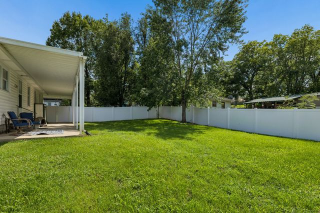 119 Hogan Rd, Gordonsville, TN 38563