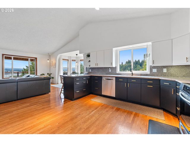 29260 HARBOR VIEW Dr, Rainier, OR 97048