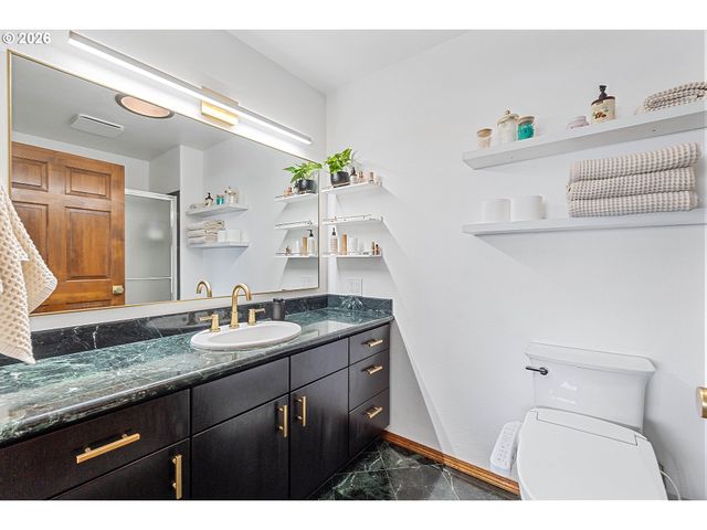 29260 HARBOR VIEW Dr, Rainier, OR 97048