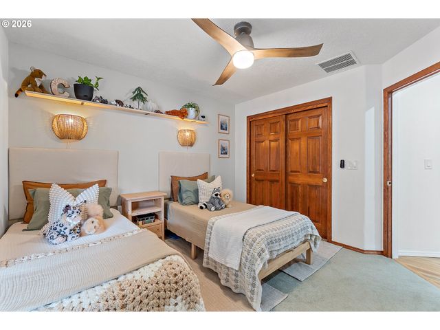 29260 HARBOR VIEW Dr, Rainier, OR 97048