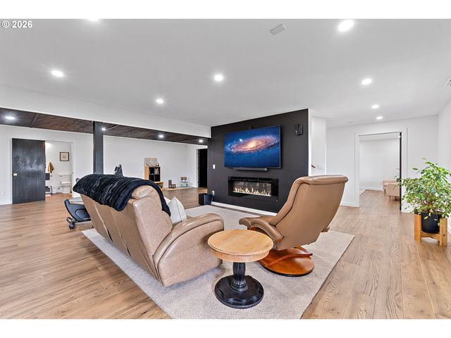 29260 HARBOR VIEW Dr, Rainier, OR 97048