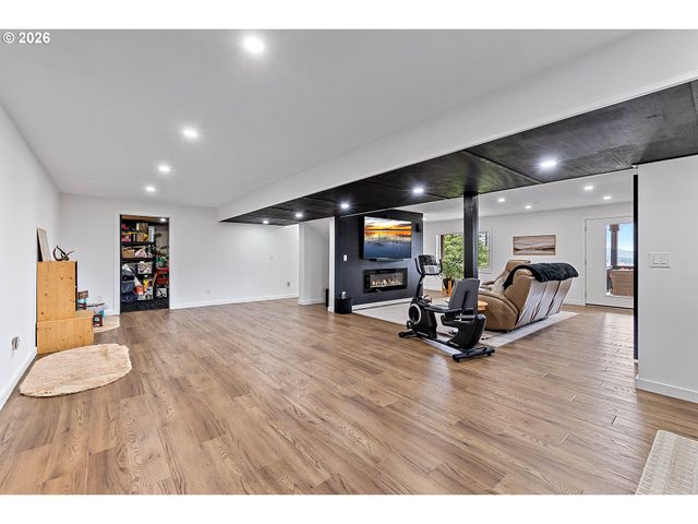 29260 HARBOR VIEW Dr, Rainier, OR 97048