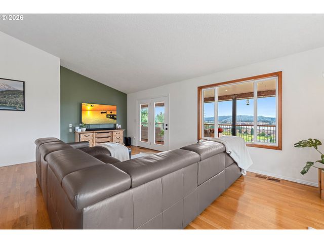 29260 HARBOR VIEW Dr, Rainier, OR 97048