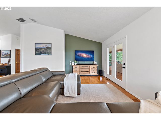 29260 HARBOR VIEW Dr, Rainier, OR 97048