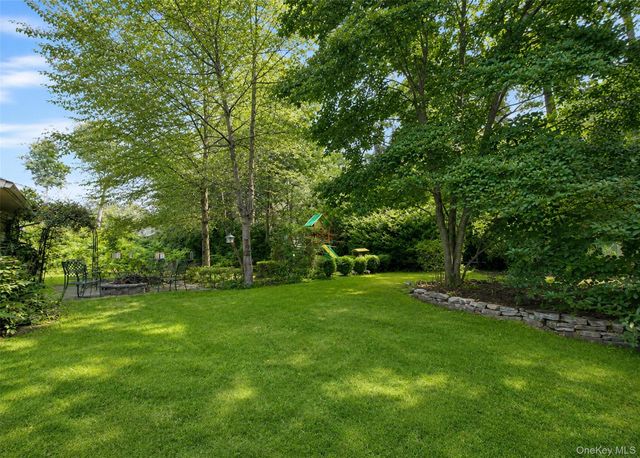 19 Pennaquid Road, Coram, NY 11727