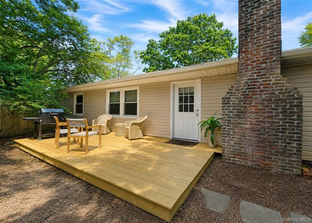 19 Pennaquid Road, Coram, NY 11727