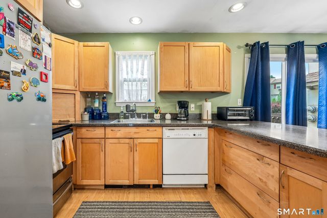 30 Round Tree Drive 3, Naugatuck, CT 06770