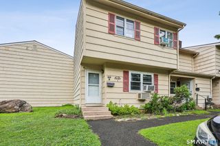 30 Round Tree Drive 3, Naugatuck, CT 06770