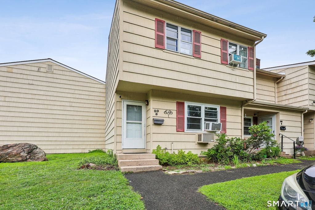 30 Round Tree Drive 3, Naugatuck, CT 06770