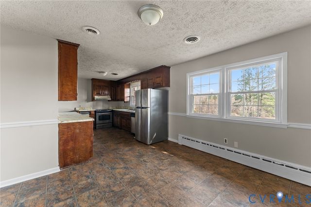 17302 McKenney Ave, Dewitt, VA 23840